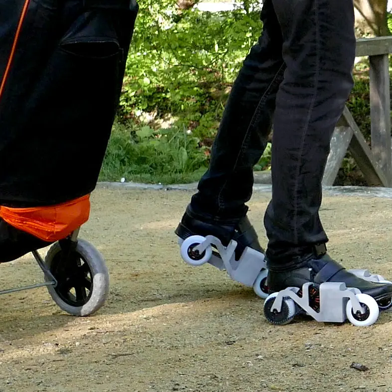 Le KoumKoum, mains-libres, peut s'utiliser avec un caddie.
